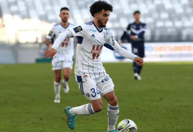 亚眠队在对阵雷恩的比赛中获得一场胜利的简单介绍